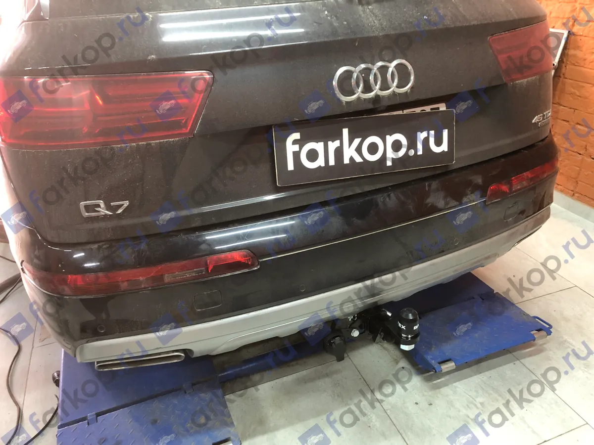 Фаркоп TowRus для Audi Q7 2015-2020 269081 в 