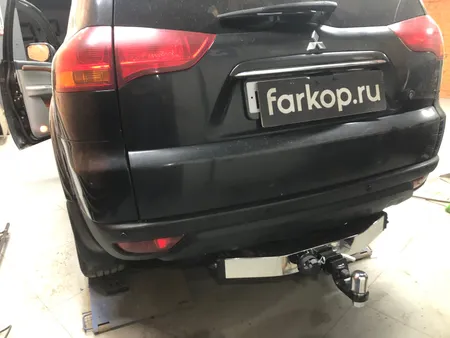 Фаркоп TowRus для Mitsubishi Pajero Sport 2008-2017 (с нерж. накладкой) 159366 в Нижний Новгород