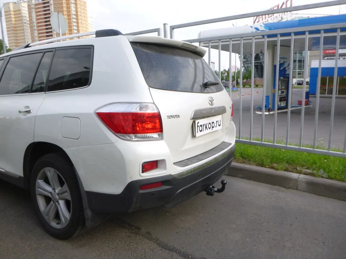 Фаркоп Aragon для Toyota Highlander 2010-2013 E6423AA в 