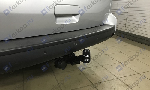 Установили фаркоп TowRus для Opel Zafira Life 2020 г.