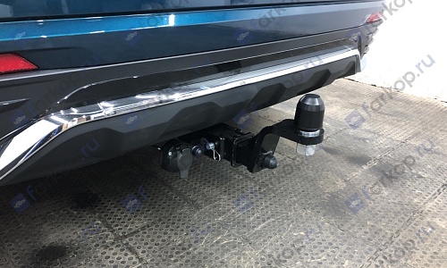 Установили фаркоп TowRus для Geely Monjaro 2023 г.