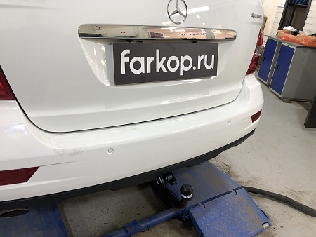 Фаркоп Brink для Mercedes M-class (W164) 2005-2011 Арт. 443300 443300 в 