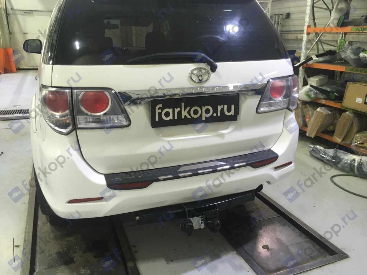 Фаркоп Лидер Плюс для Toyota Fortuner 2005-2016 T122-FC в 