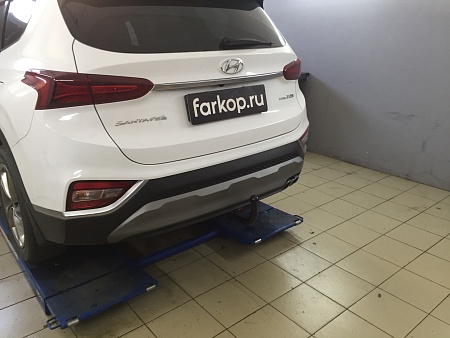 Фаркоп Aragon для Hyundai Santa Fe 2018-2021 E3004EV в 