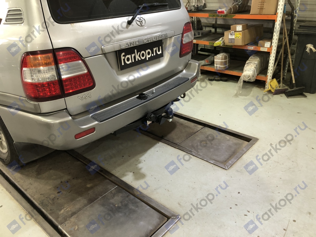 Фаркоп Уникар для Toyota Land Cruiser J100 1998-2007 22095A в 